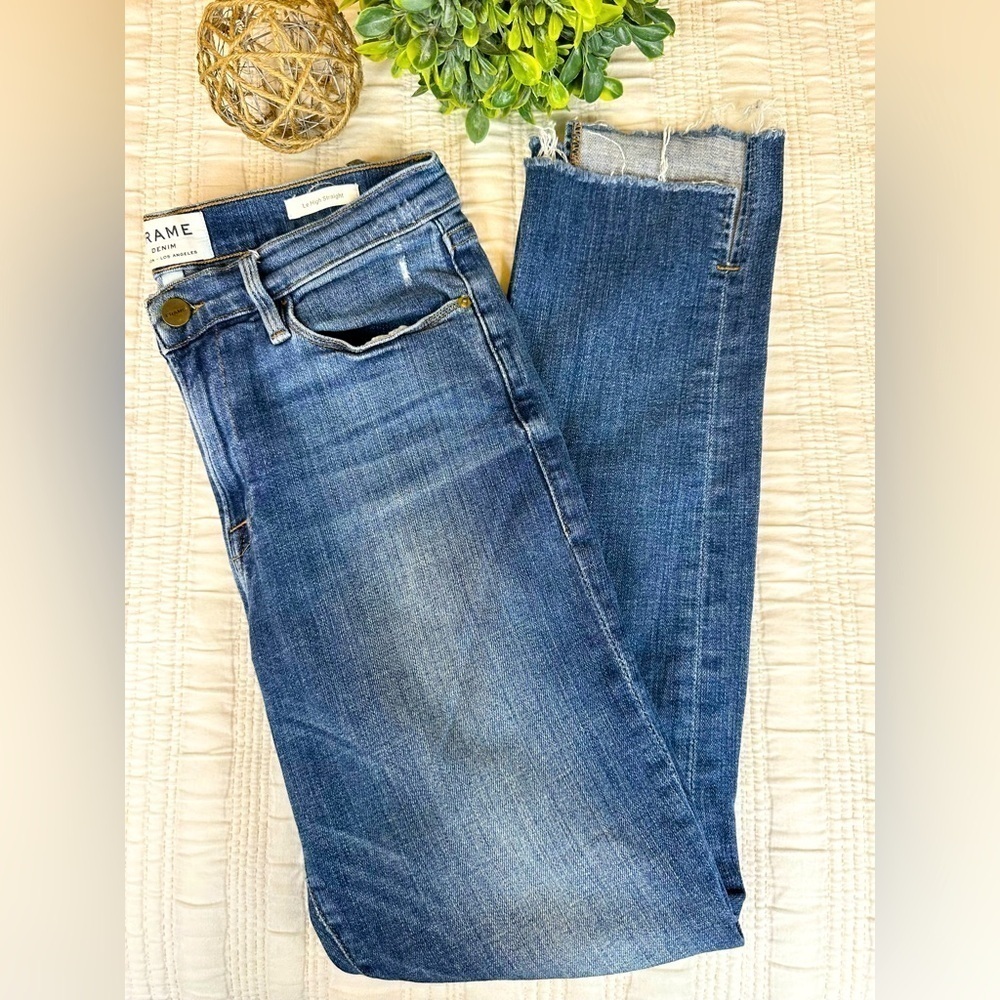 FRAME Denim Le High Staggered Straight Raw Hem Jeans in Carroll Wash Size 27
